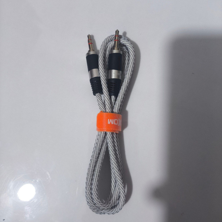 کابل aux موکسوم مشکی سفید